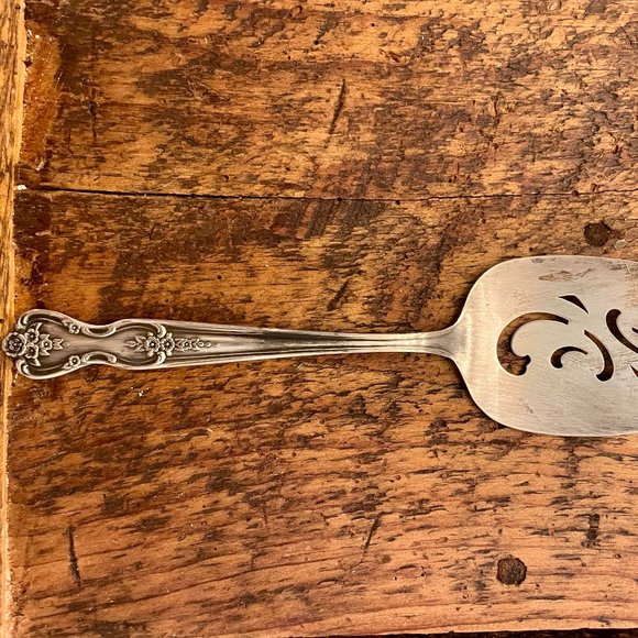 WM Rogers silver plate Pie Server - Picture 2 of 3